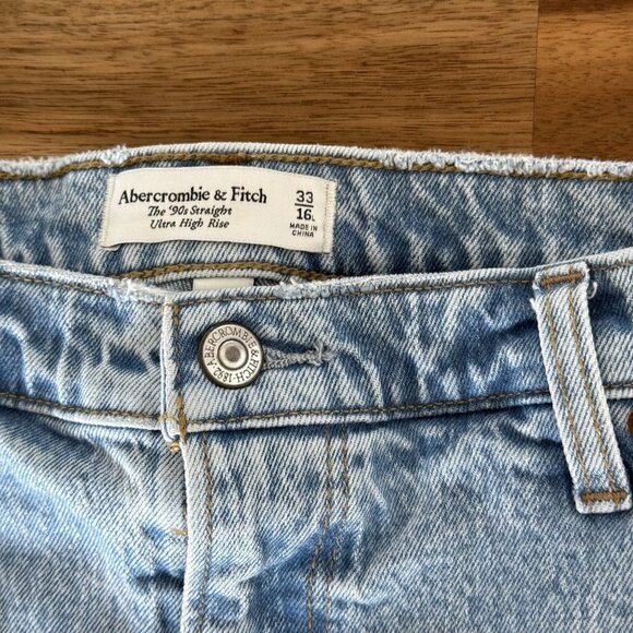 Abercrombie & Fitch Women's The 90s Straight Ultra High Rise Jean Size 33/16 L - Picture 6 of 16
